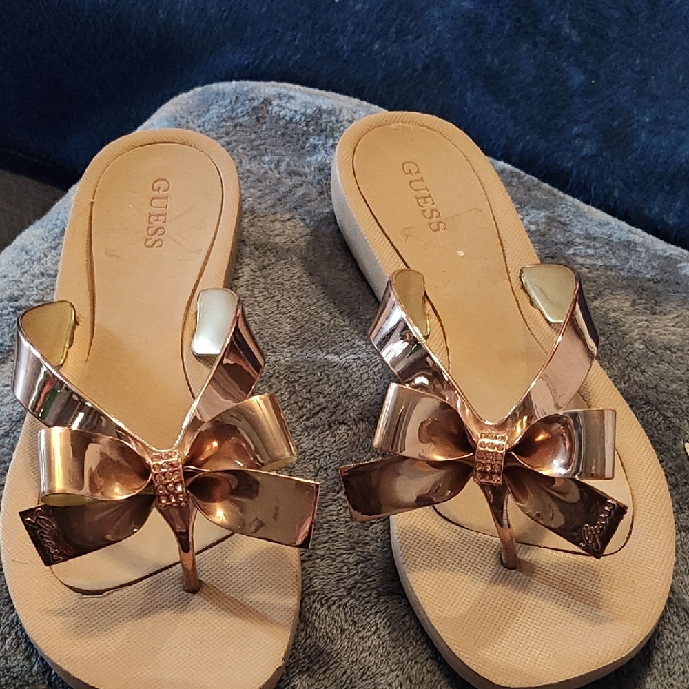 GUESS Women's Gold Bow Sandals